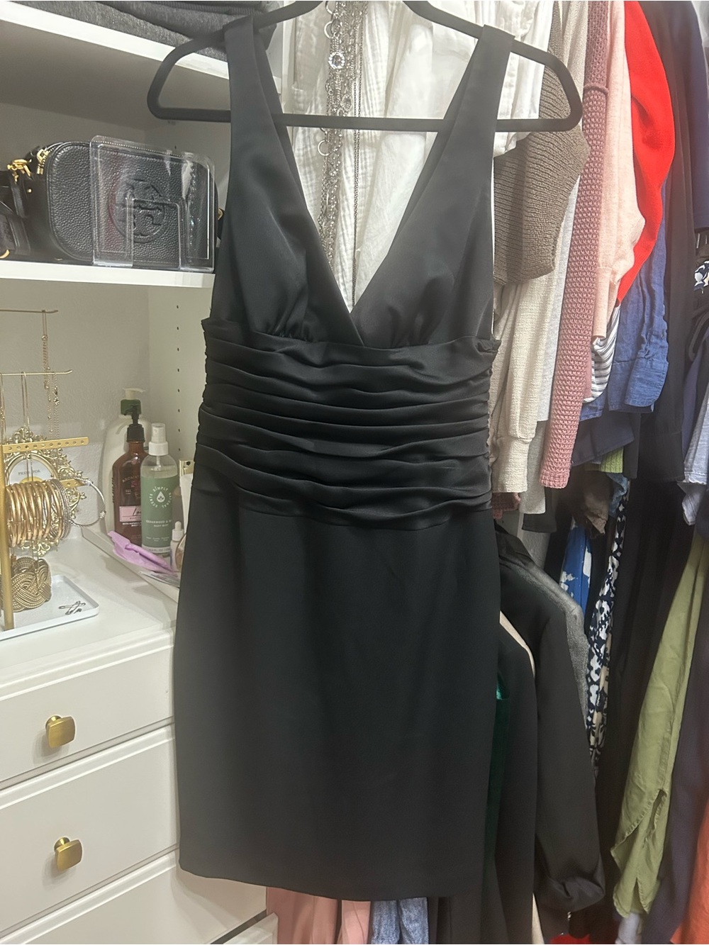 Elegant Black V-Neck Pleated Waist Cocktail Dress